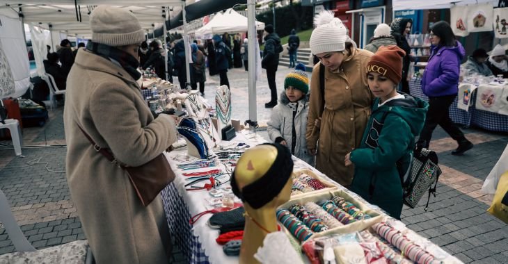 “Meydan Kadınları” Dayanışma Pazarına Yoğun İlgi Gösterildi