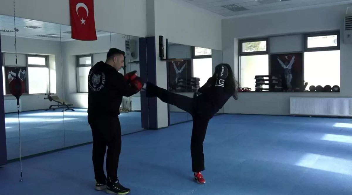 Fatma Başak Coşer, Türkiye'de Kick Boks'ta Üçüncülük Elde Etti