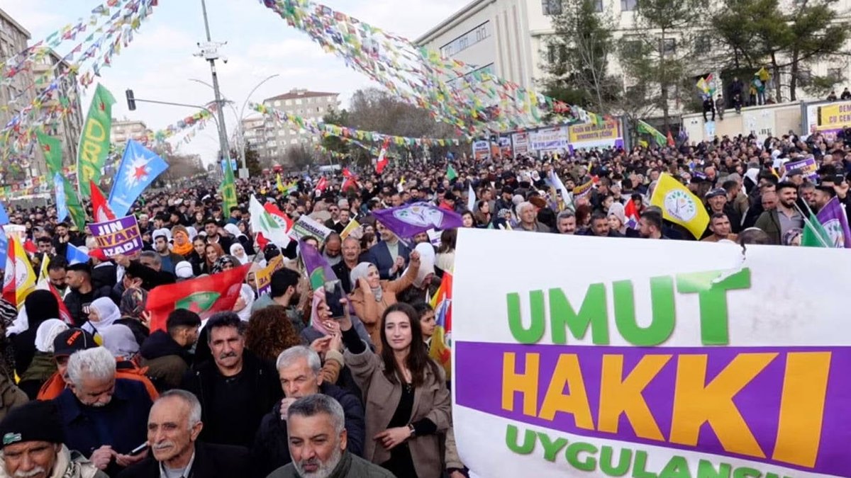 Diyarbakır'daki Öcalan'a Özgürlük Mitingi İptal Edildi: DEM Parti'den Duyuru