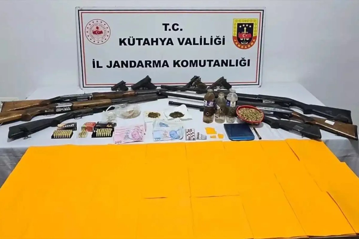 Tokat'ta Narkotik Ve Silah Baskını: 14 Kişi Gözaltına Alındı