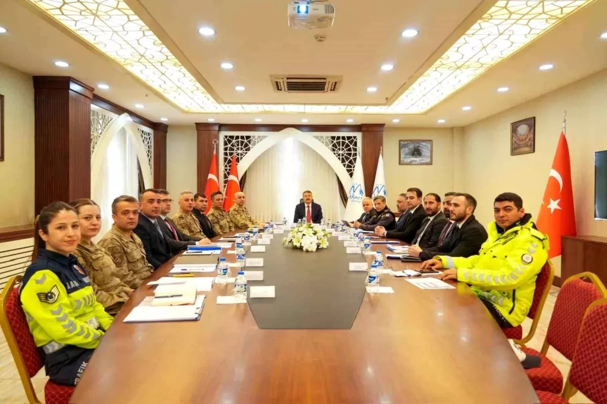 Hakkari'de Güvenlik Değerlendirme Toplantısı Yapıldı