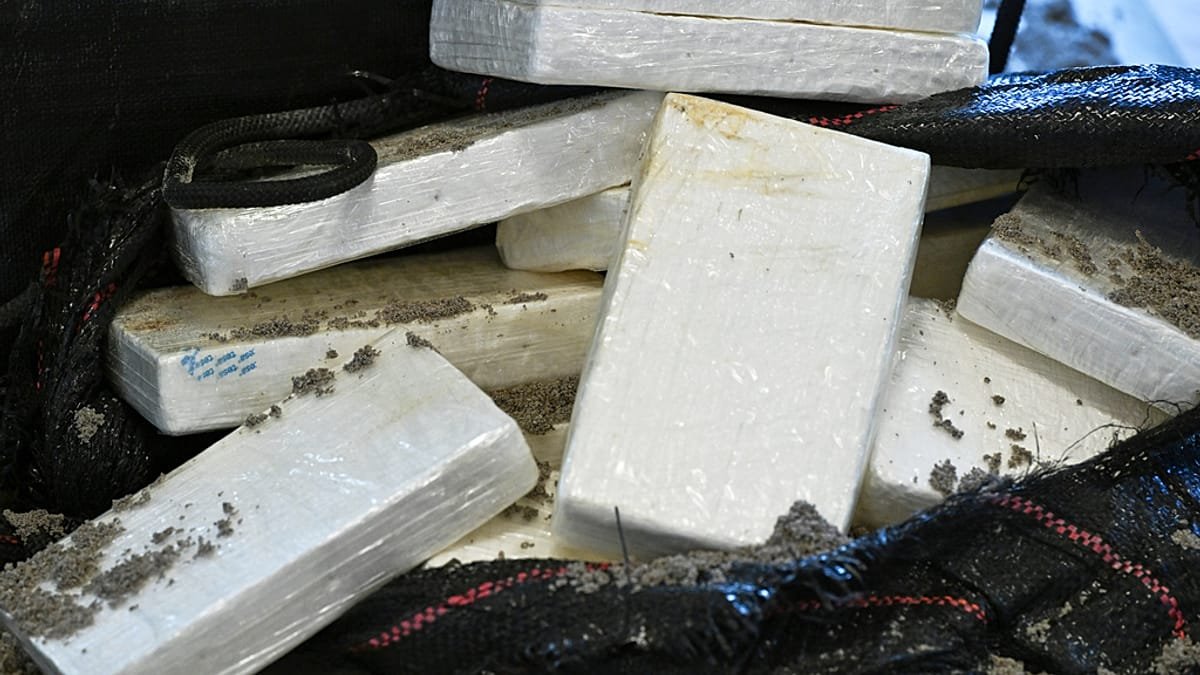 Portekiz Güvenlik Güçleri, Yarı Denizaltıda 9 Ton Uyuşturucu Buldu