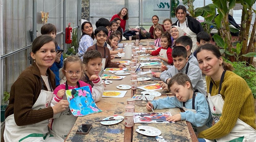 Ayvansaray Bahçesi'nde Anne-Çocuk İçin Bitki Sanatı Atölyesi
