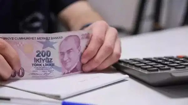 Emeklilere 'Maaş Kesintisi' Uyarısı: SGK Uzmanından Kritik Açıklama!