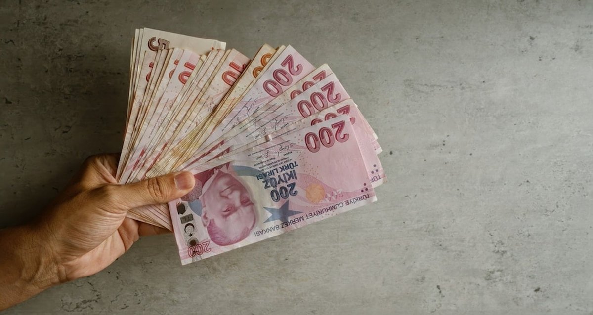 Emekli Maaş Artışını Kesin Olarak Tahmin Etti: İkramiye Miktarını Açıkladı