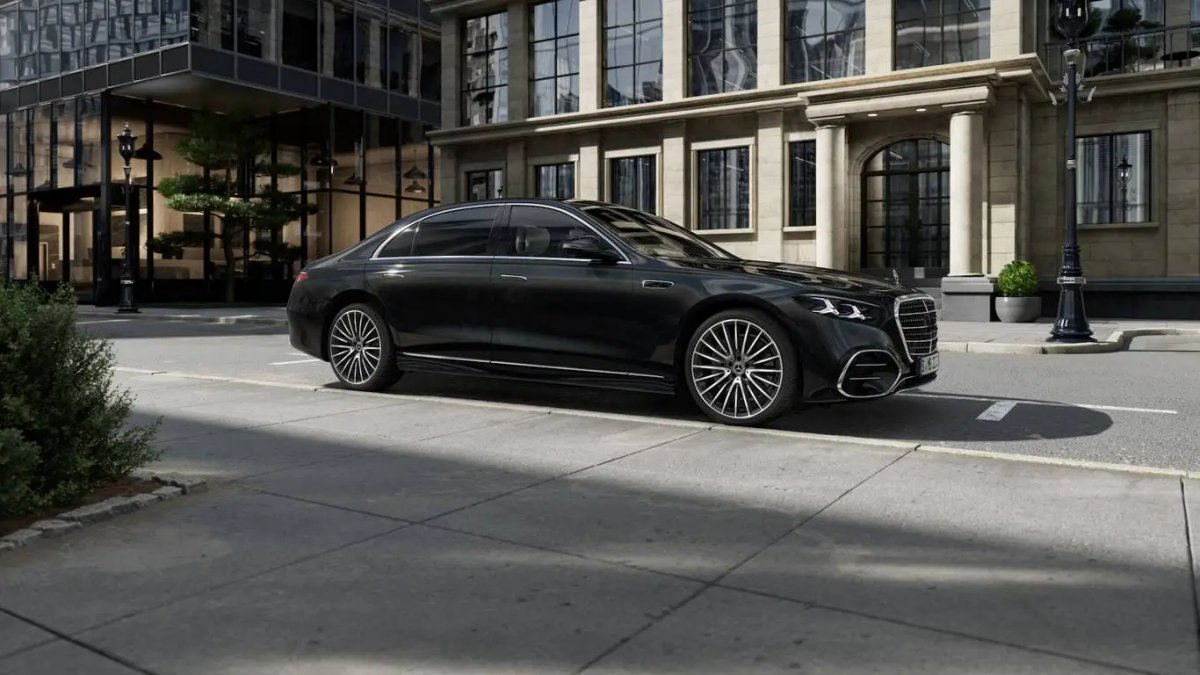 Mercedes-Benz S-Class Revizyonu: Stil, İnovasyon ve Güç Performansı