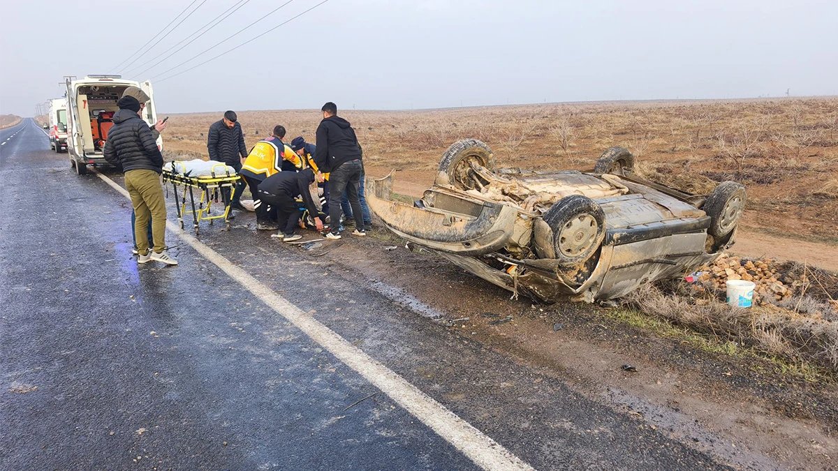 Şanlıurfa'da Kontrolden Çıkan Araç Şarampole Uçtu: Yaralılar Bulunuyor