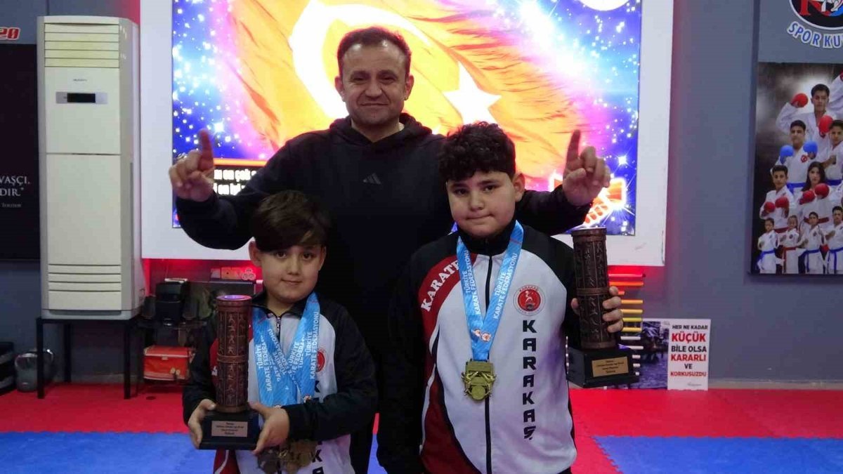 Karateciler Üç Defa Türkiye Şampiyonu Olmayı Başardı!