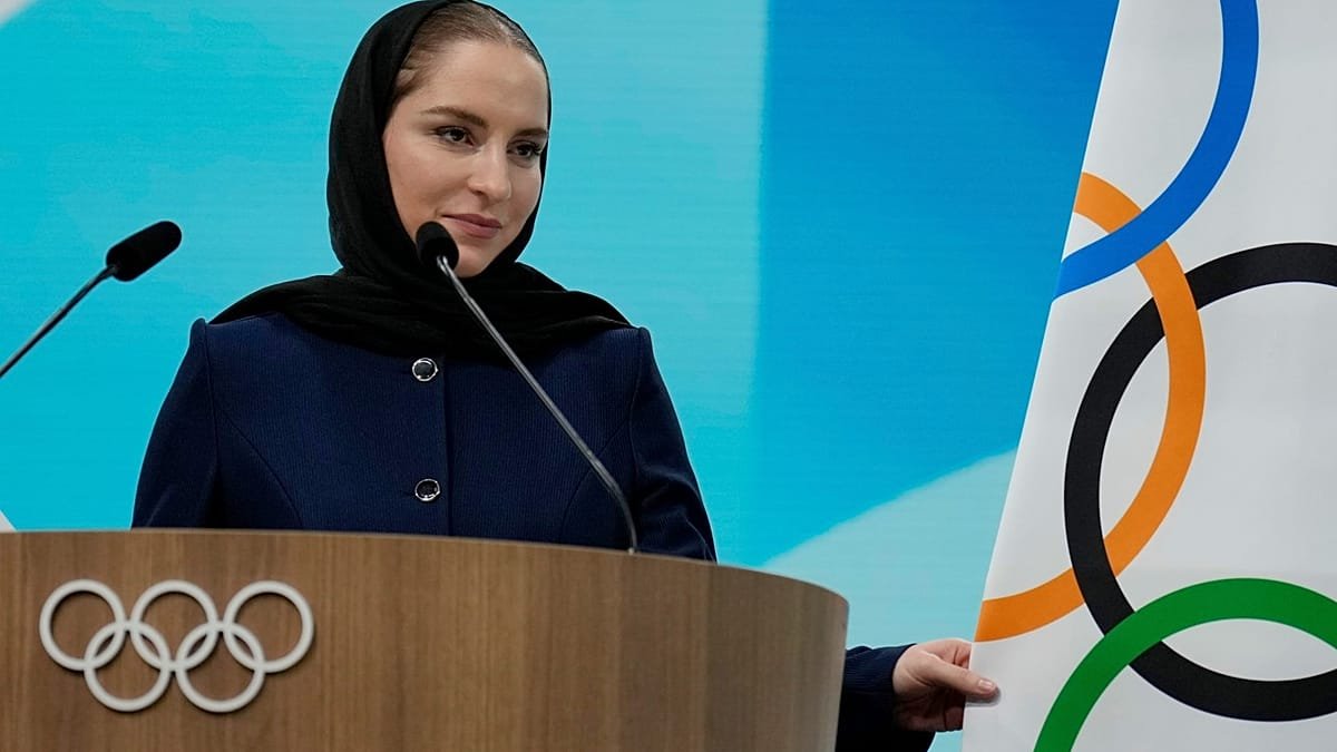 İran'dan İlk Kadın Üye, Uluslararası Olimpiyat Komitesi'ne Katıldı