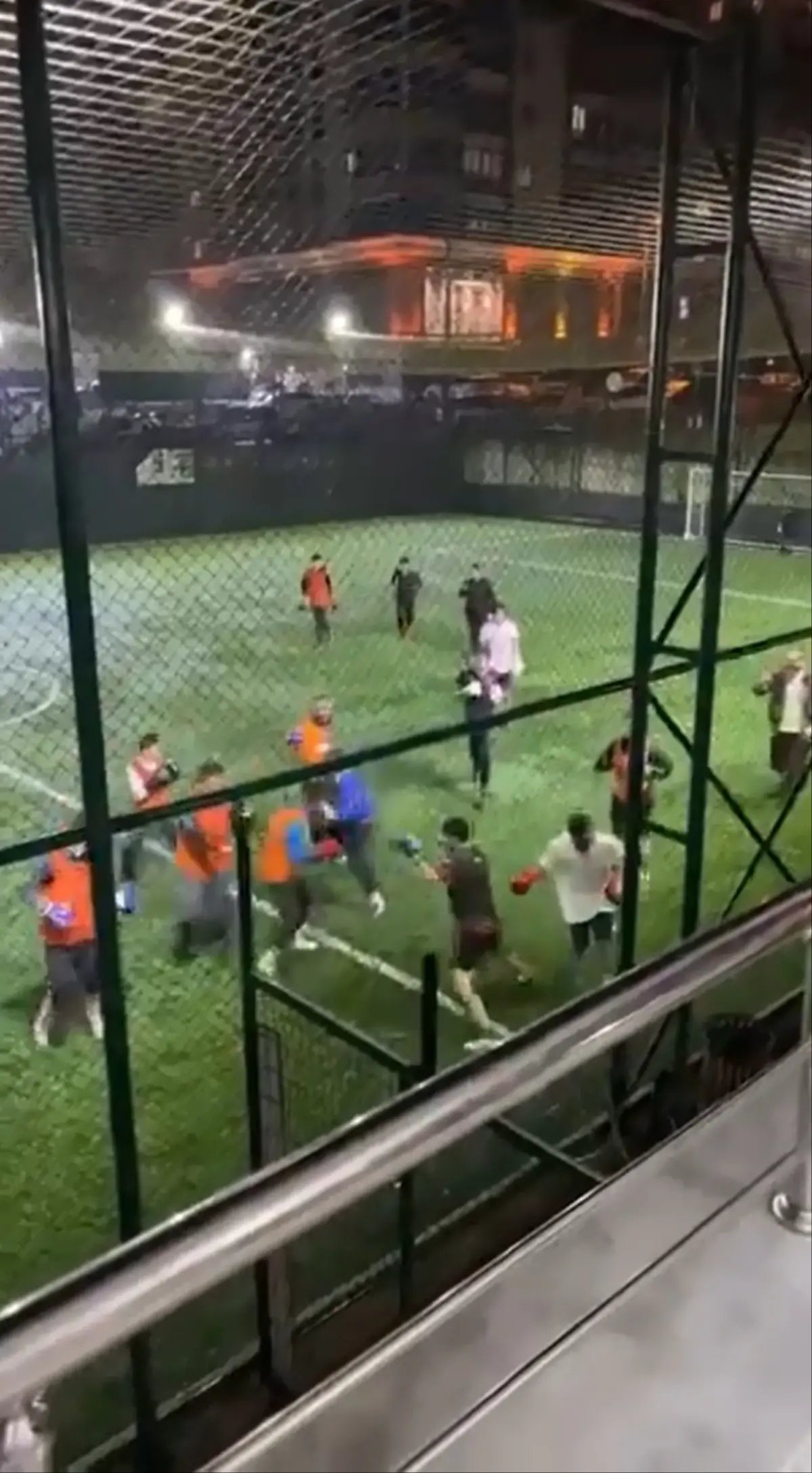 Boks Eğitimi ve Futbol Tutkusunu Bir Araya Getirmek