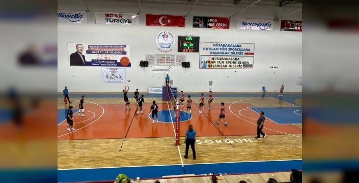 Voleybol Turnuvasında Yarı Final Coşkusu Tamamlandı