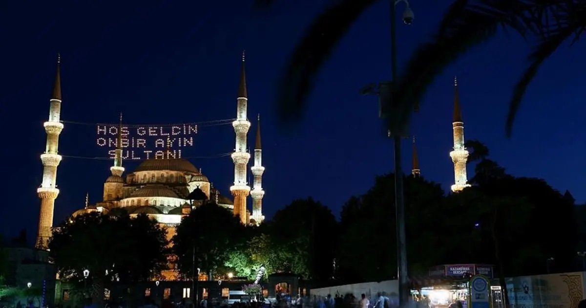 İzmir'de 2026 Sahur Saati: İmsakiye Takvimine Göz Atın