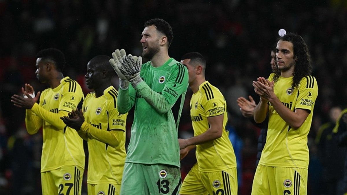 Fenerbahçe, Süper Lig'de Antalyaspor ile Karşılaşacak! İşte Yoklar