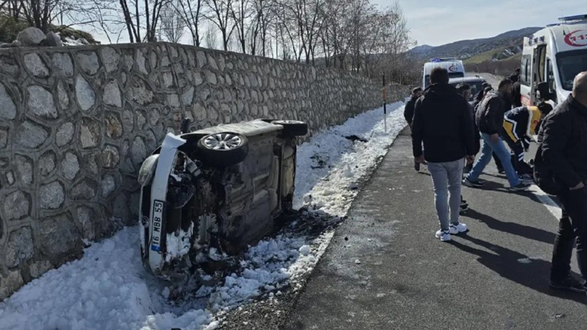 Araç Duvara Çarptı: Çok Sayıda Yaralı Meydana Geldi