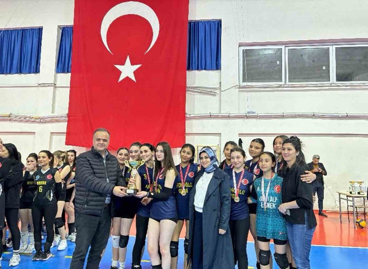 Mut'ta Voleybol Yarışması Gerçekleştirildi, Heyecan Dorukta!