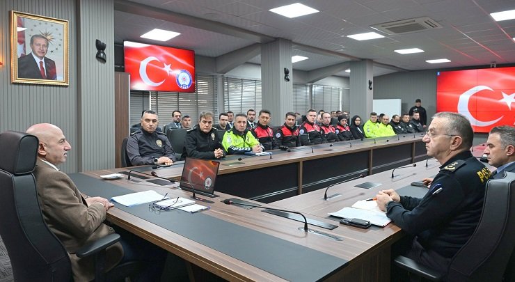 Konya Polisi Yüksek, Başarıları Kutlayarak Ödüllendirdi