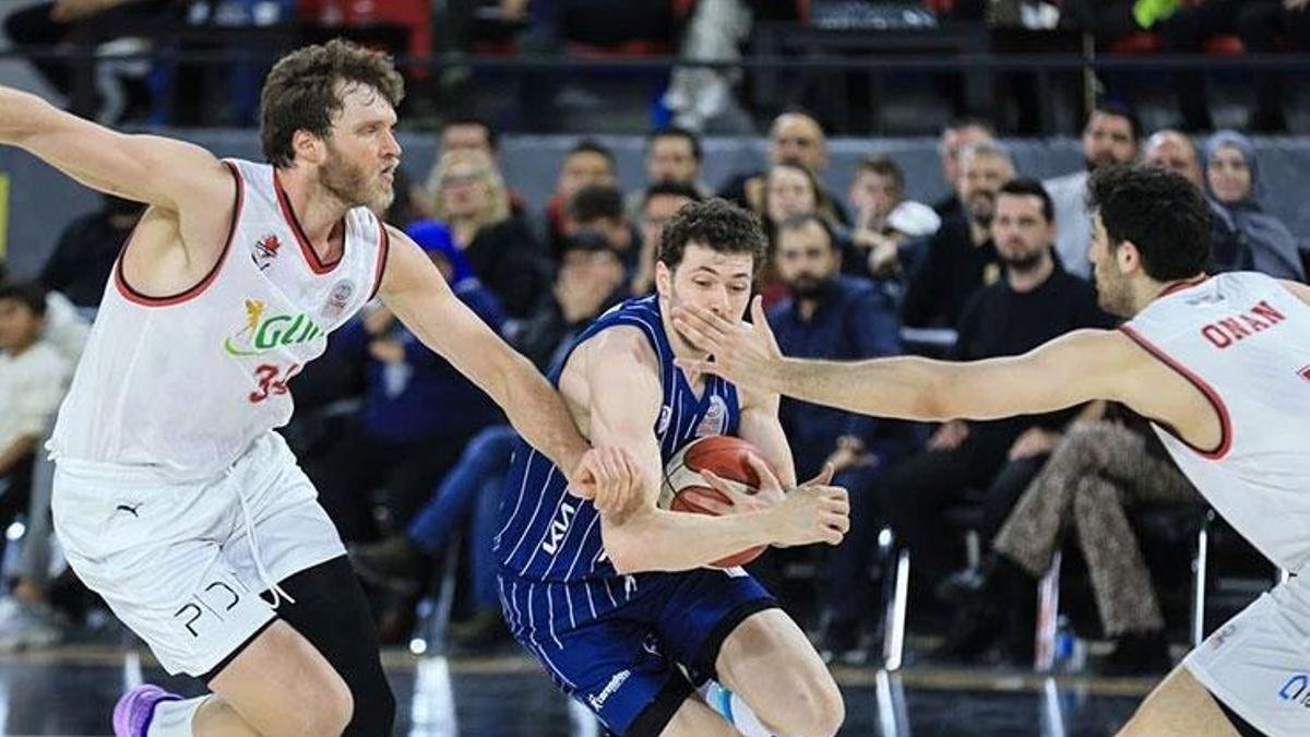 Anadolu Efes Dış Sahada Galibiyet Elde Etti