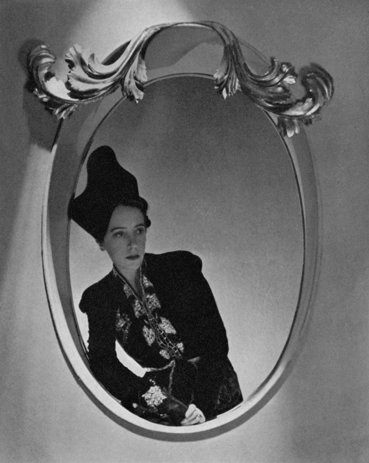 “Schiaparelli: Moda Sanata Dönüşüyor” Sergisi V&A Müzesi'nde