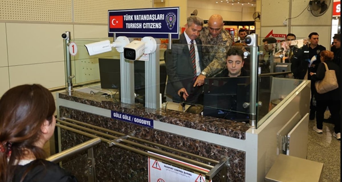 Vizesiz Seyahat İçin Binlerce Türk Sınır Kapısında Yoğunluk Oluşturdu
