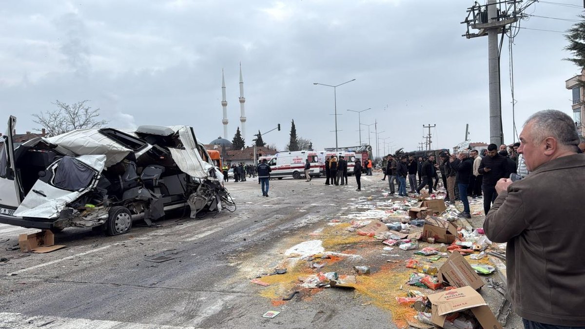 Samsun'da 6 Araçlı Trafik Kazasında 19 Kişi Yaralandı