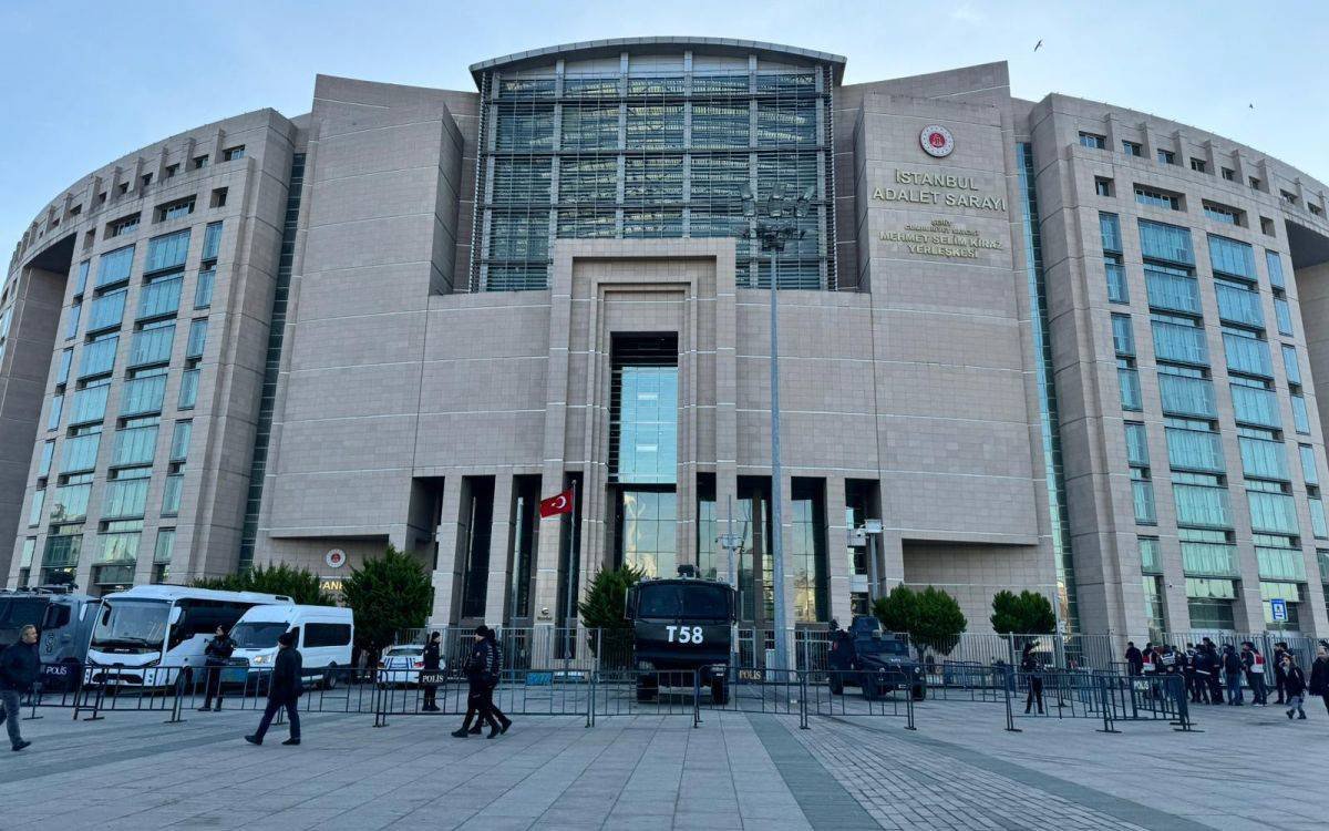 Uyuşturucu" Baskınında Yakalanan 14 Şahıs Adli Tıpa Gönderildi