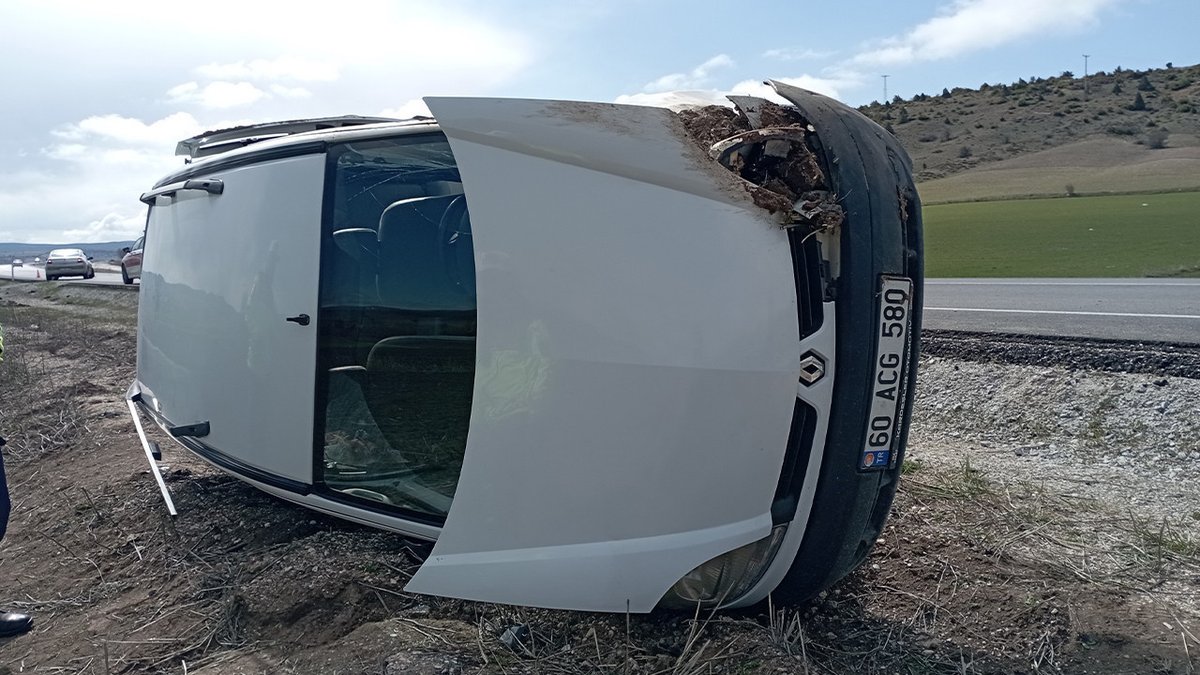 Tokat'ta Meydana Gelen Kaza: Takla Atan Araçta 3 Yaralı