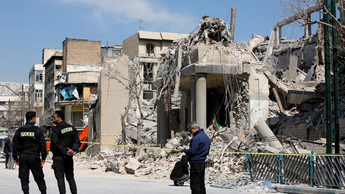 İran Medyası: ABD ve İsrail'in Kum'daki Saldırılarında 18 Ölü Var