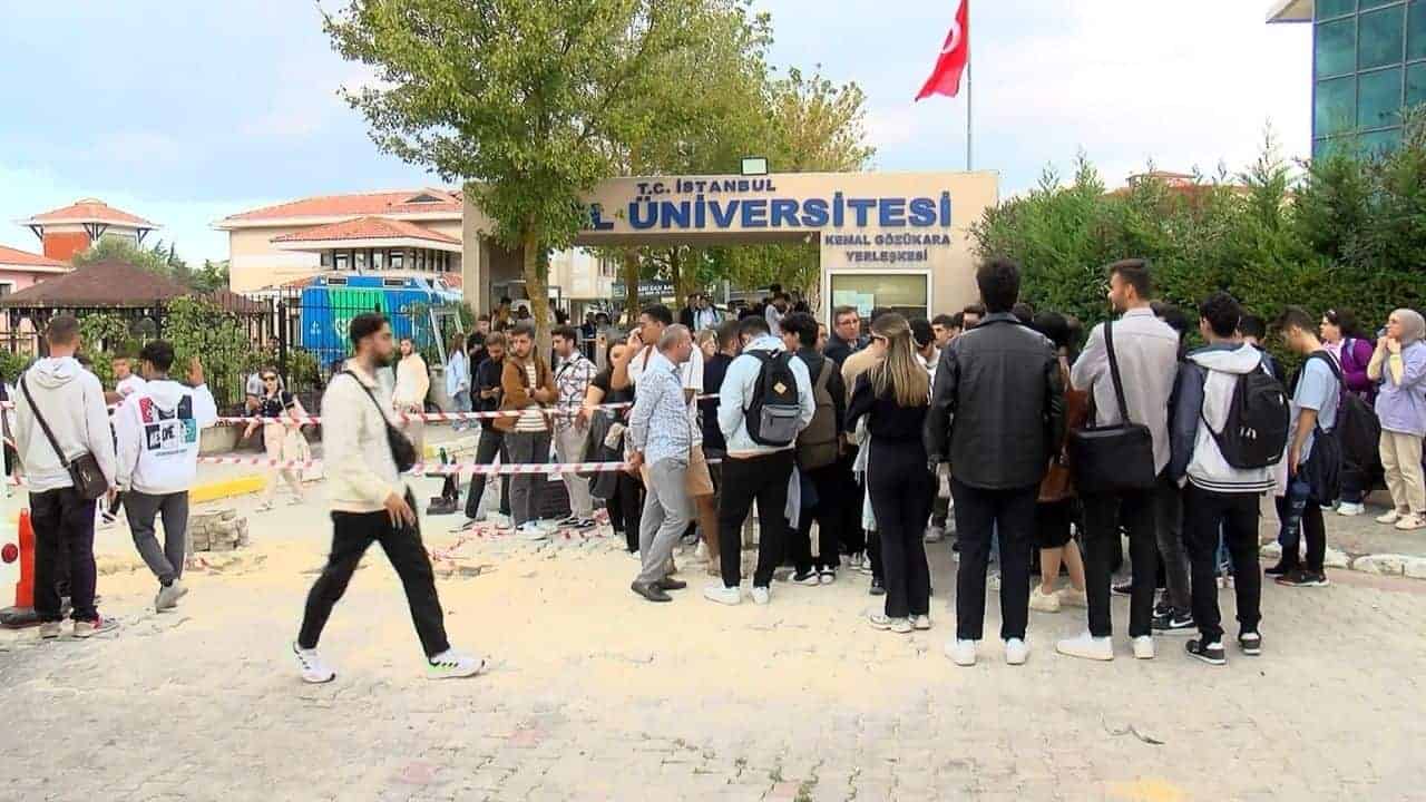 Ücretsiz Servis Ücreti Tartışması Öğrencilerin İsyanı