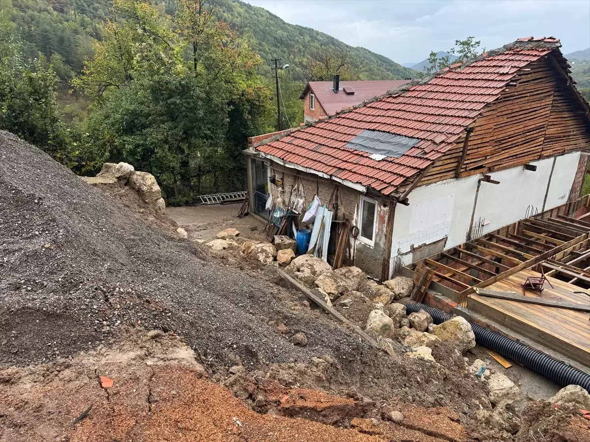 Bartın'da Heyelan Tehlikesi: Ev Boşaltıldı