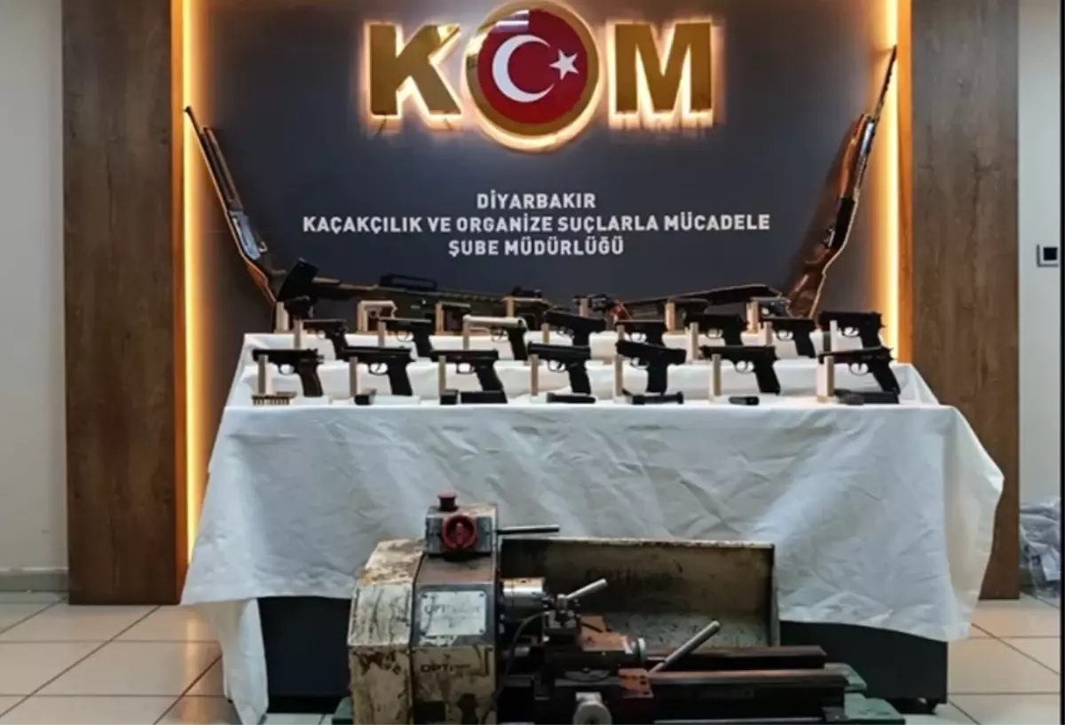 Diyarbakır'da Silah Kaçakçılığı Operasyonunda 19 Kişi Tutuklandı