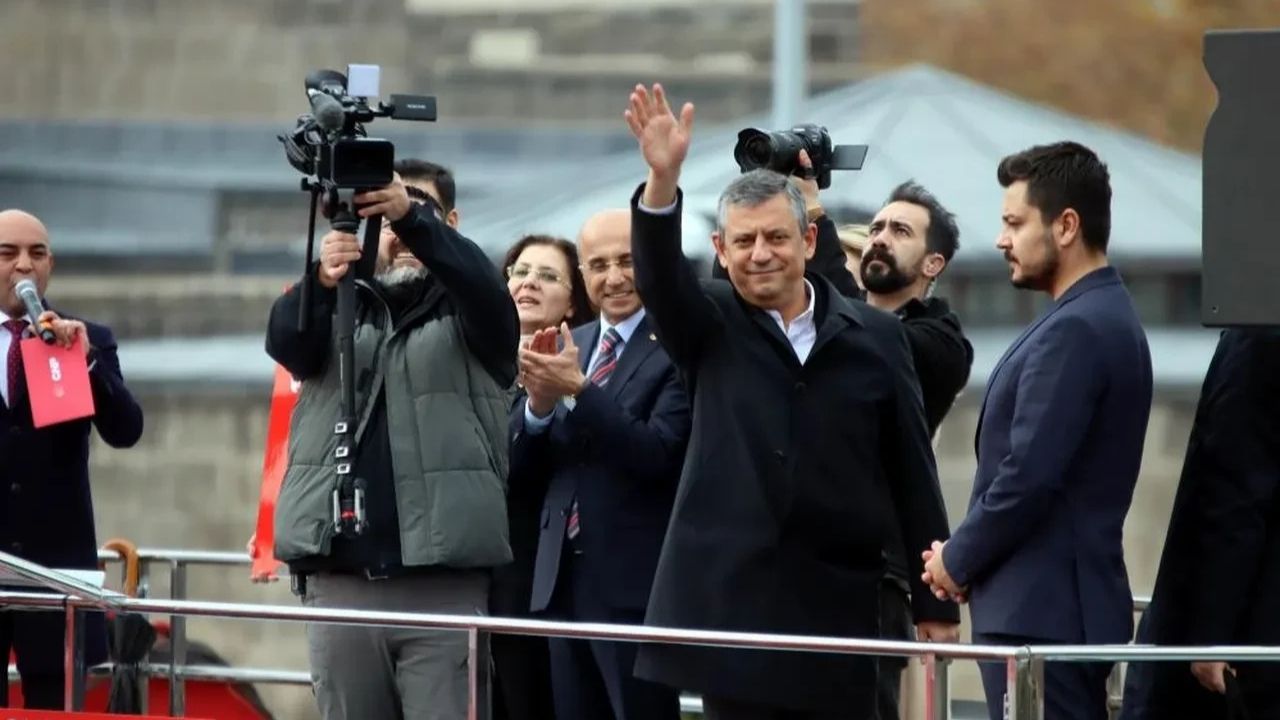 Özgür Özel’den 2026 asgari ücret önerisi: “39 bin TL olmalı”