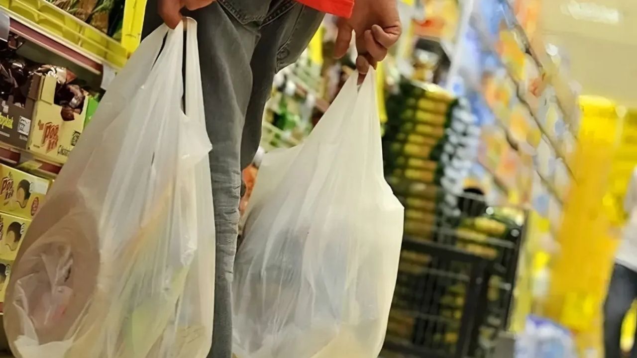 Usulsüz plastik poşete ağır yaptırım: Cezalar metrekare üzerinden hesaplanacak