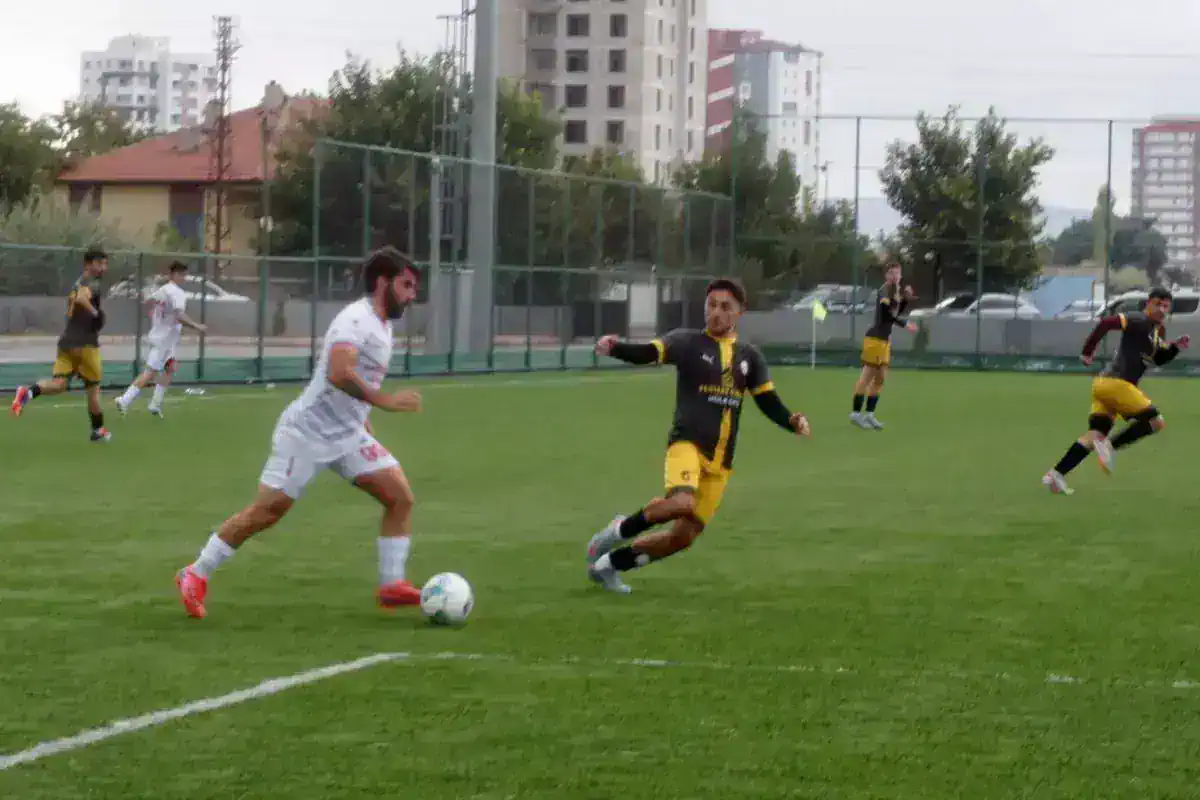 Kayseri'de Gol Yağmuru: 7-3'lük Çılgın Maç!