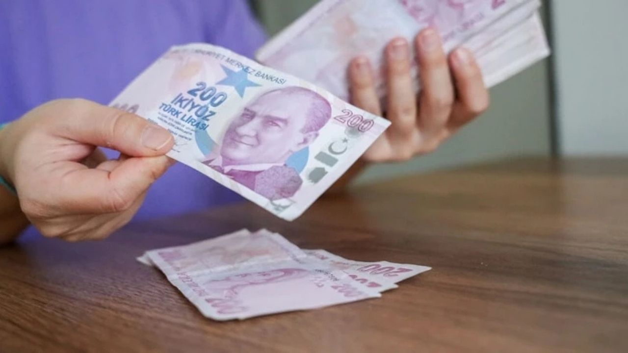 Ekim Ayı Yaşlı Ve Engelli Aylıkları Hesaplara Yatırılmaya Başlandı