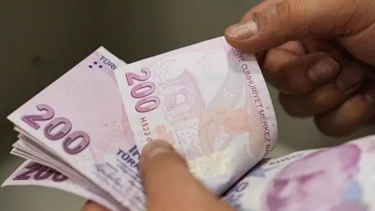 Asgari Ücret İçin İki Zam Senaryosu: 2027'de Rakam Ne Olacak?