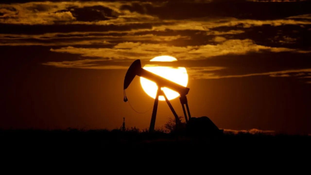 Petrol Fiyatları Beş Ayın Zirvesinden Sonra Yatay Seyre Geçti