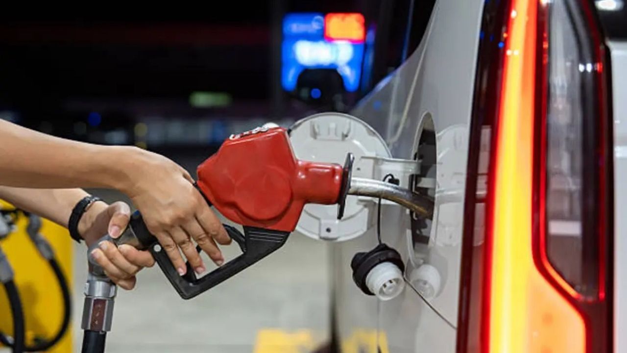 Akaryakıta Çifte Zam Gündemde: Benzin Ve Motorin Fiyatları Artıyor