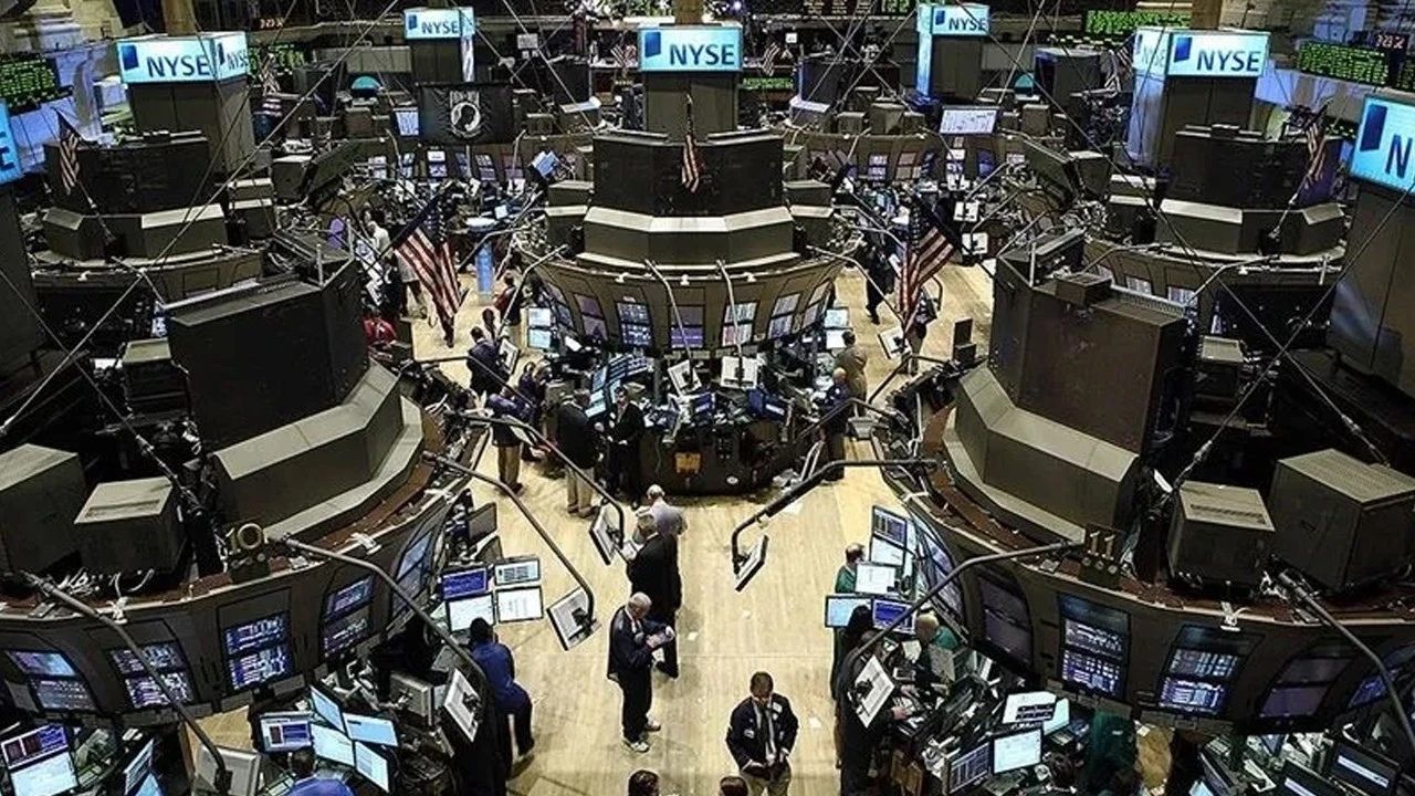 New York Borsası Yükselişle Kapandı: Yapay Zeka Hisseleri Öne Çıktı