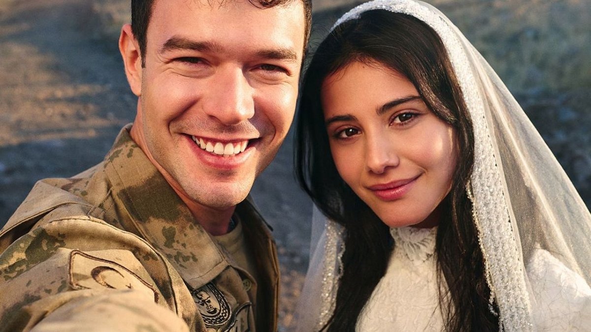 Setten Kalbe: Aytaç Şaşmaz ile Helin Kandemir’in Arkadaşlığı Aşka Dönüştü