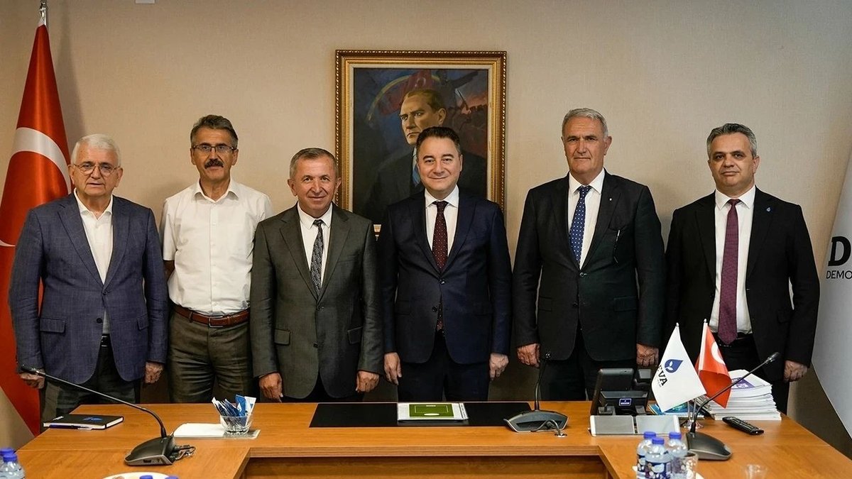 Ali Babacan TEM-SEN Heyetini Ağırladı: Eğitim Politikaları Masaya Yatırıldı