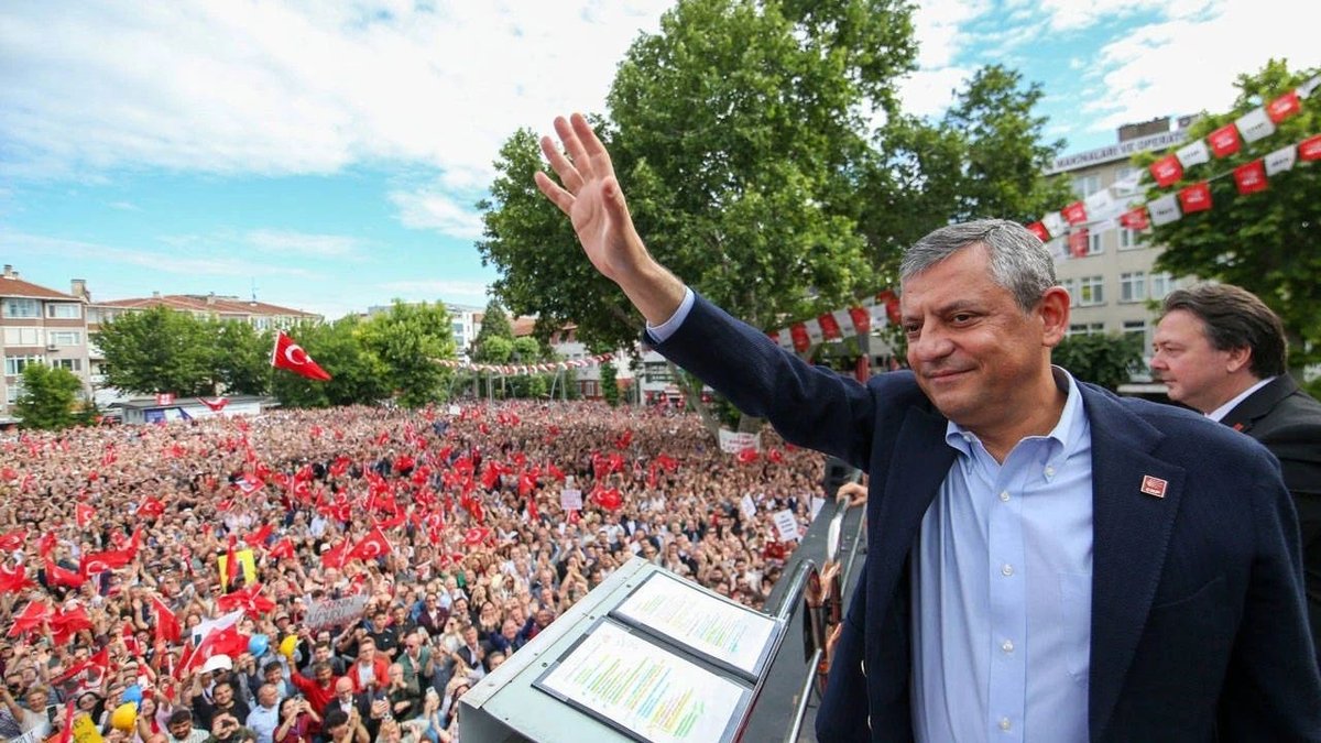 Kulis İddiası: Özgür Özel’in Yeni Partisi Hazır mı? Ankara’da İki Bina Detayı Siyaseti Karıştırdı
