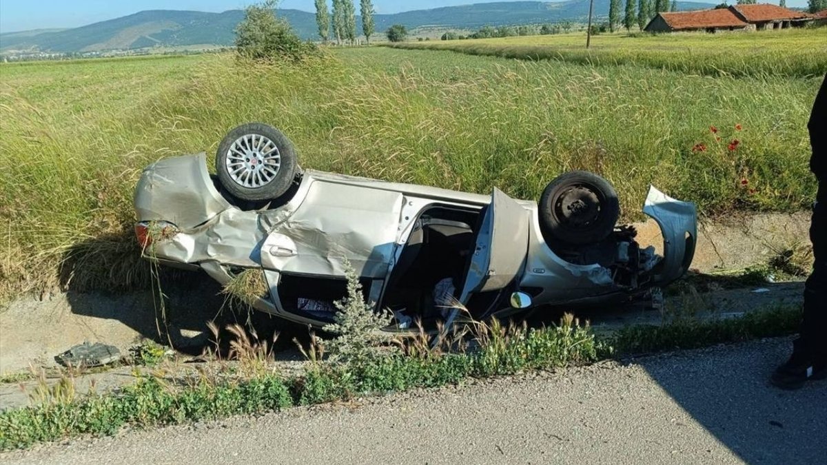 Afyonkarahisar’da Trafik Kazası: 1 Kişi Hayatını Kaybetti, 3 Yaralı
