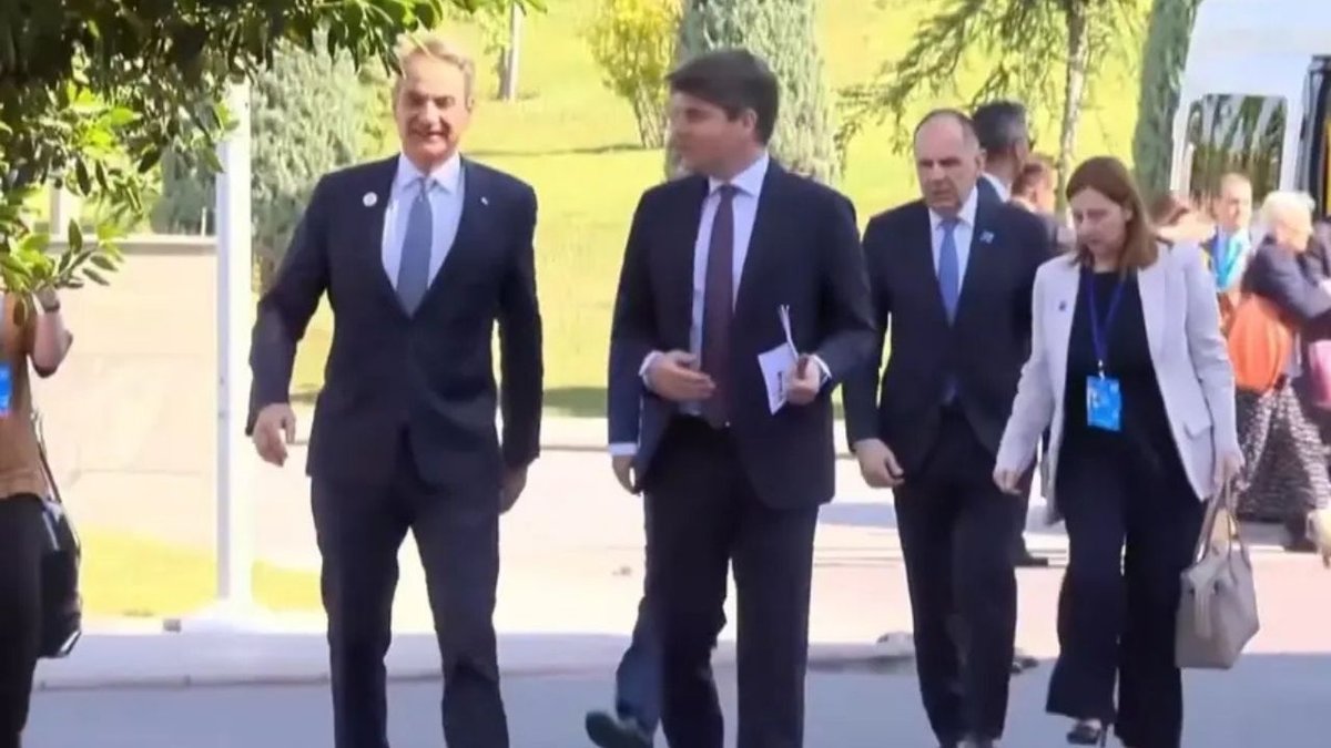 Miçotakis’in Ankara’daki Yürüyüşü Sosyal Medyada Gündem Oldu