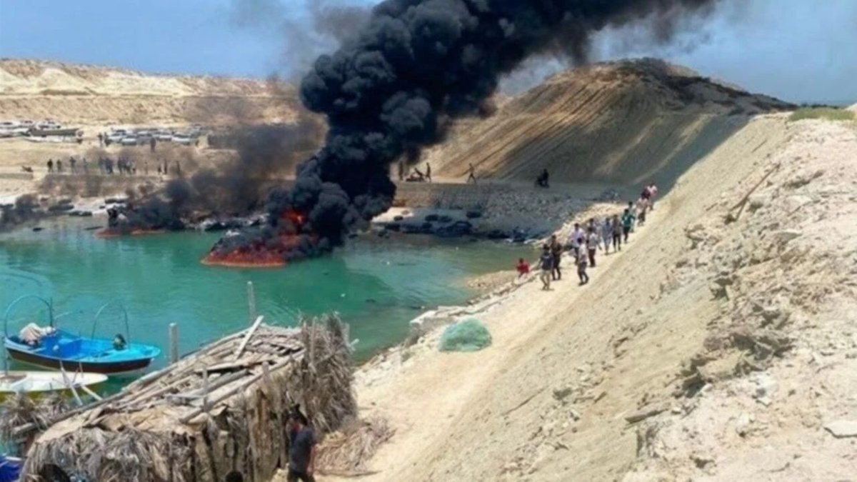 ABD Ordusundan İran’ın Benud Sahiline Saldırı Balıkçı Tekneleri Alev Aldı