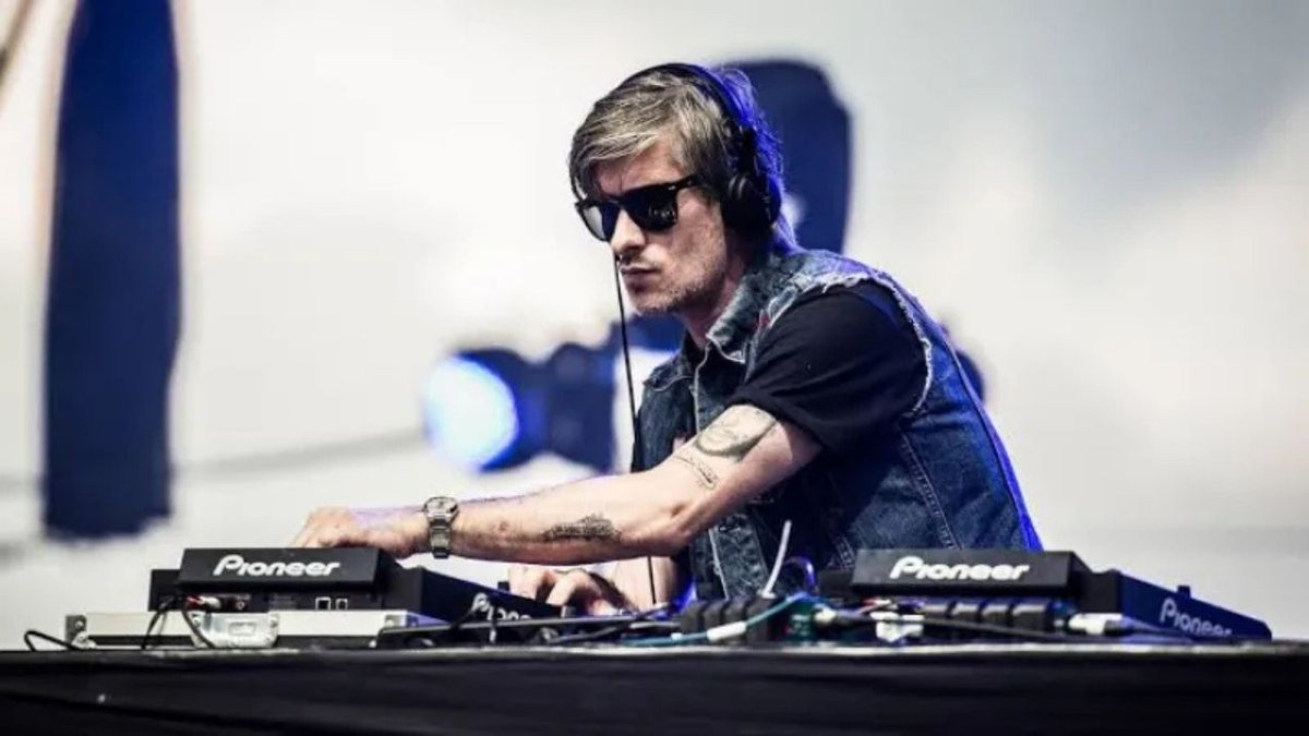 Elektronik Müziğin İkon İsmi Kavinsky Hayatını Kaybetti