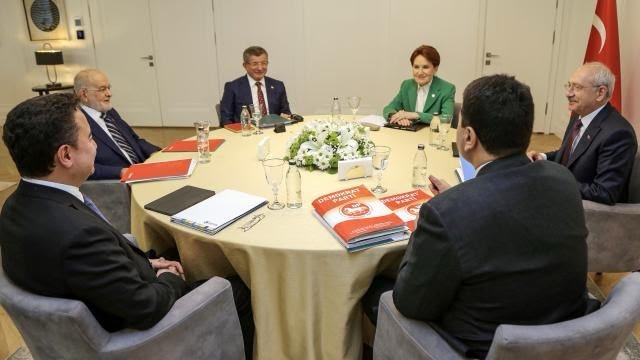İttifaktan Yeni Parti’ye: Değişen Ne?