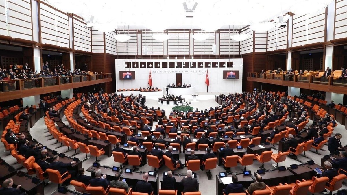 Fahiş Aidatlara Meclis Frendi: Yeni Dönem Başladı, Zamlar Sınırlı Hale Geldi