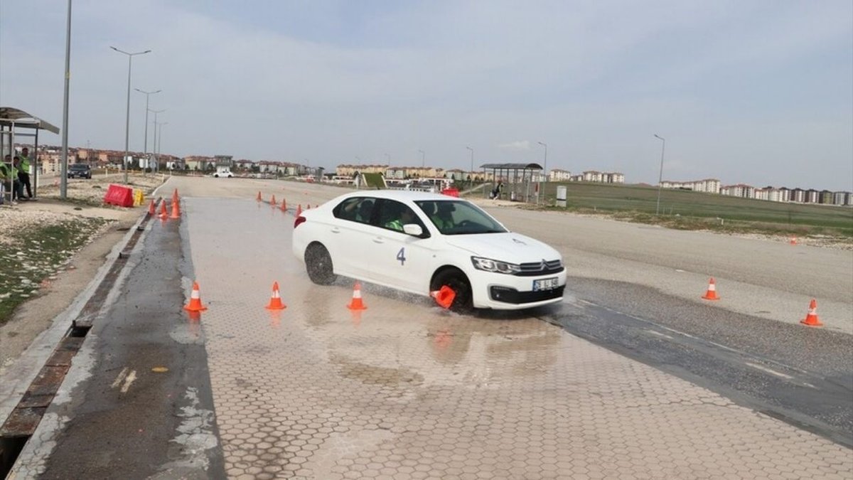 Trafik Polisleri 24 Farklı Eğitimle Göreve Hazırlanıyor
