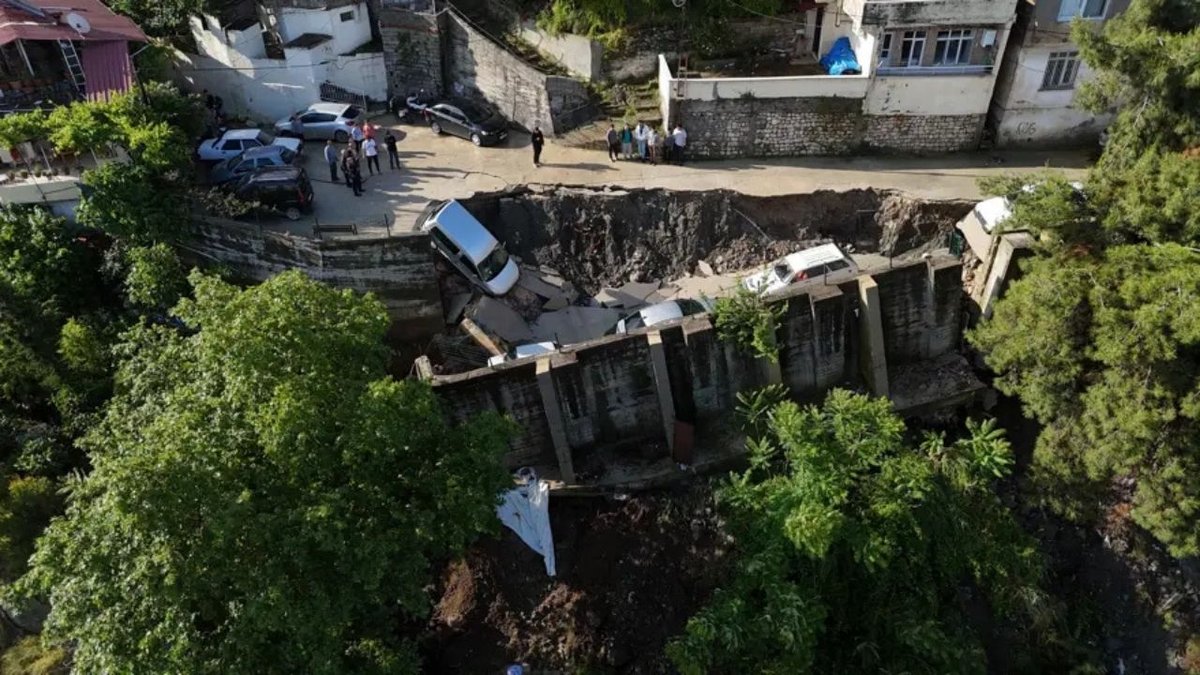 Hatay’da Aşırı Yağış Felaketi: 3 Kişi Hayatını Kaybetti, Yollar Çöktü, Araçlar Sulara Kapıldı