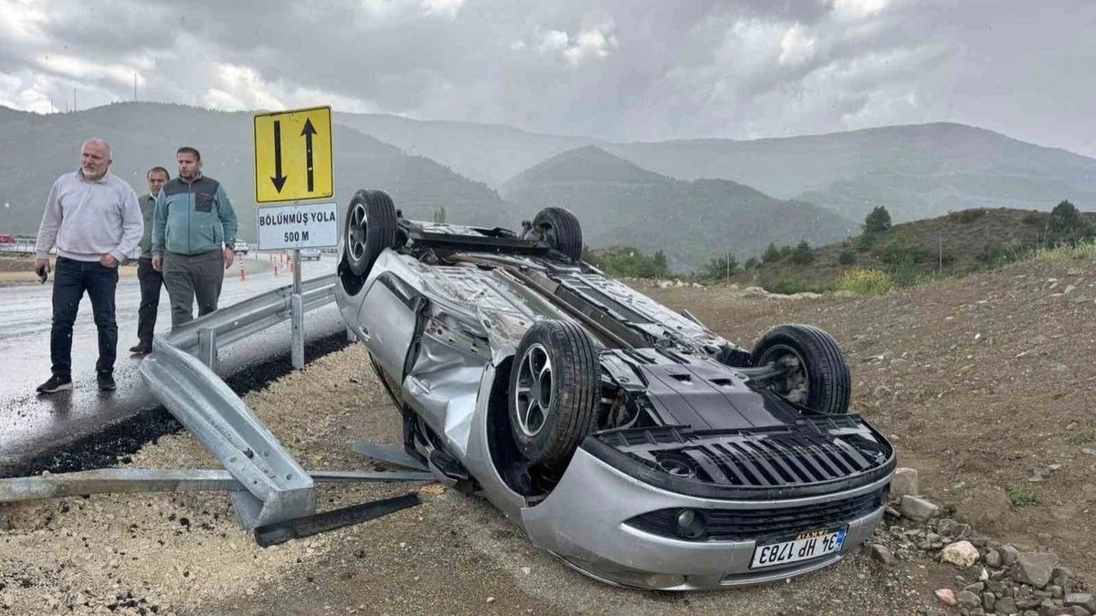 Kastamonu’da Su Birikintisine Giren Otomobil Takla Attı: Şans Eseri Yaralanan Olmadı